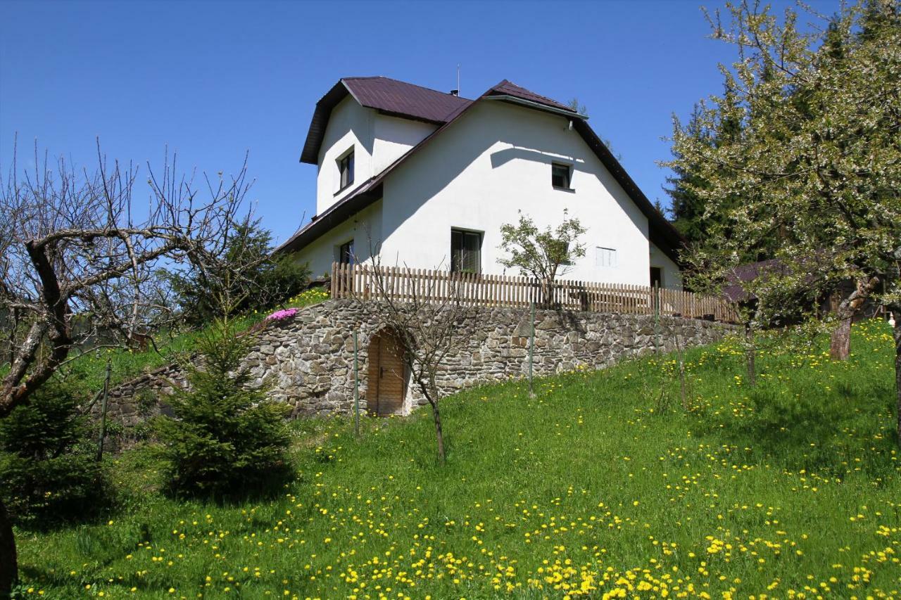 Penzion Na Kopecku Velké Karlovice Exterior photo